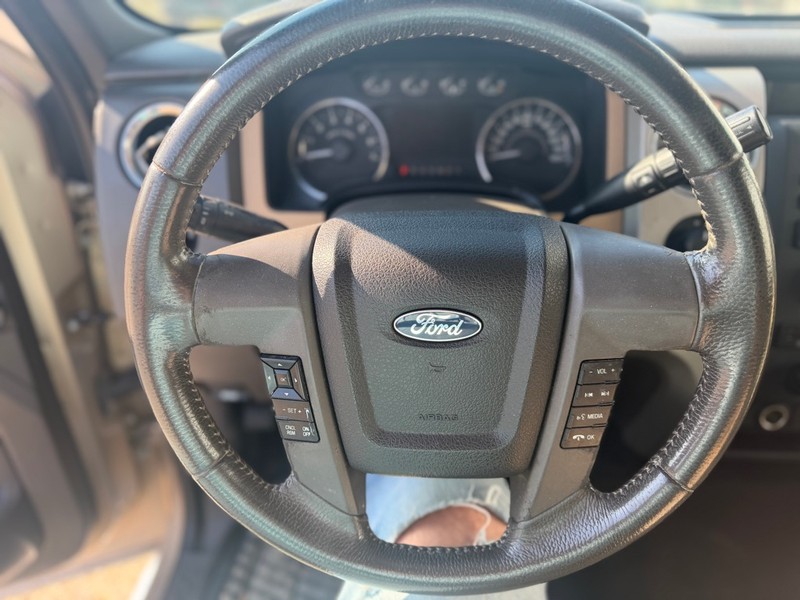 Ford F-150 Vehicle Full-screen Gallery Image 8