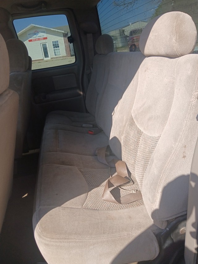 Chevrolet Silverado 1500 Vehicle Full-screen Gallery Image 6