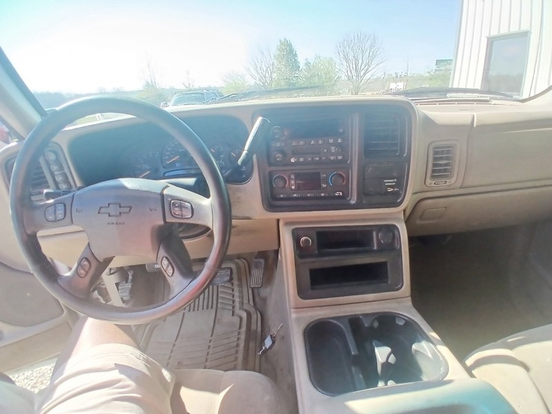 Chevrolet Silverado 1500 Vehicle Full-screen Gallery Image 7