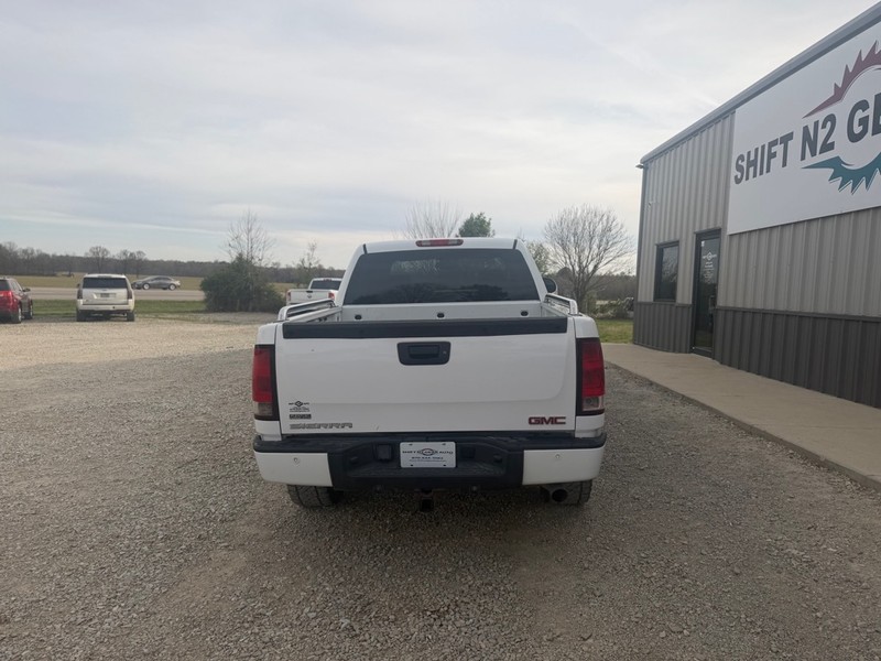 GMC Sierra 1500 Vehicle Full-screen Gallery Image 4