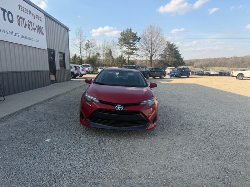 Toyota Corolla Vehicle Full-screen Gallery Image 2