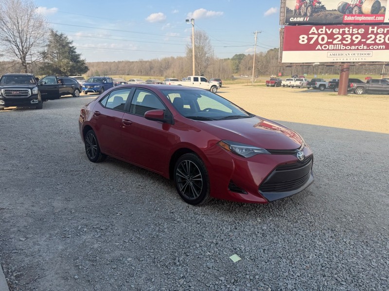 Toyota Corolla Vehicle Full-screen Gallery Image 3