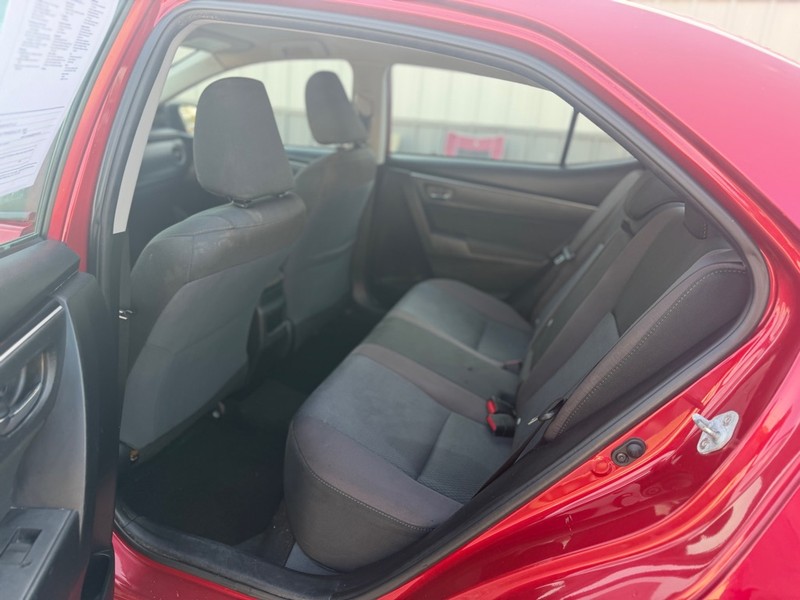 Toyota Corolla Vehicle Full-screen Gallery Image 5