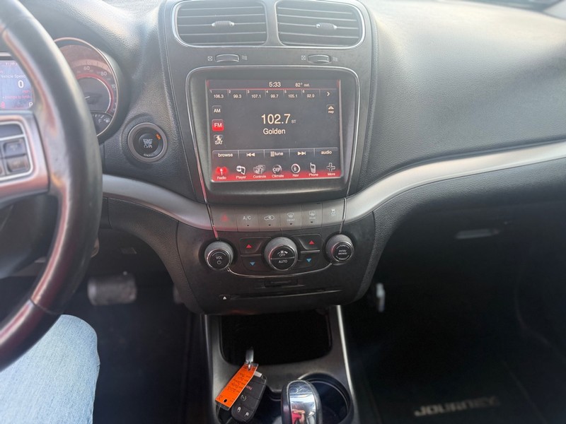 Dodge Journey Vehicle Full-screen Gallery Image 8