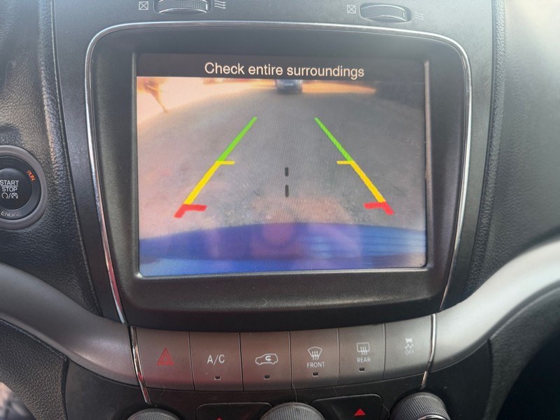 Dodge Journey Vehicle Full-screen Gallery Image 9