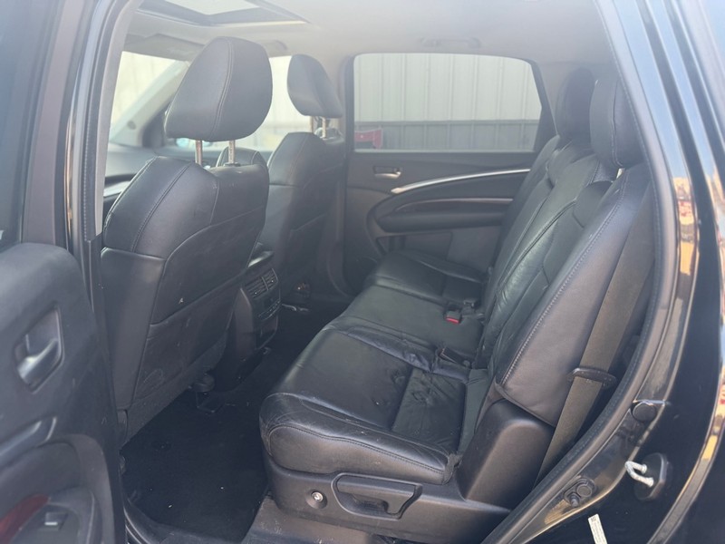 Acura MDX Vehicle Full-screen Gallery Image 6