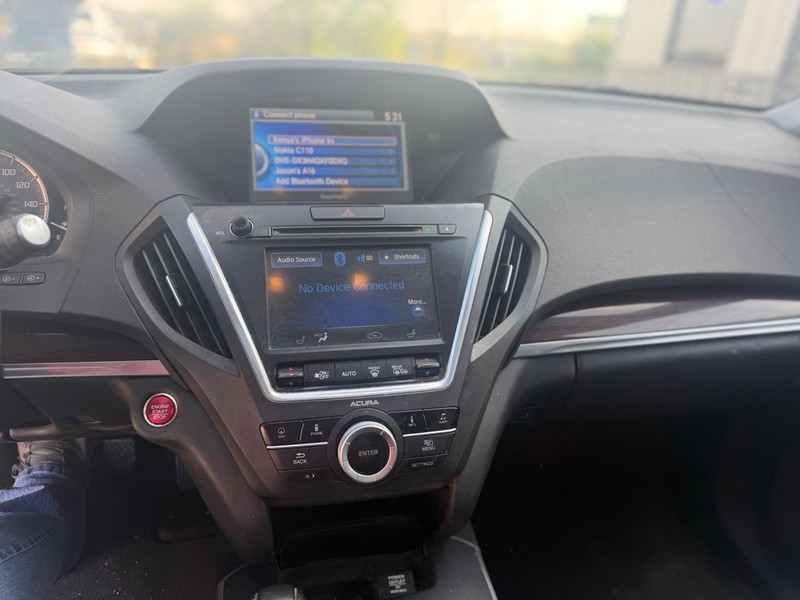 Acura MDX Vehicle Full-screen Gallery Image 8