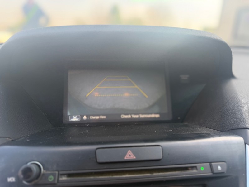 Acura MDX Vehicle Full-screen Gallery Image 9