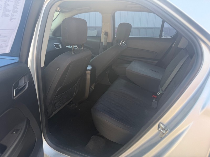 Chevrolet Equinox Vehicle Full-screen Gallery Image 5