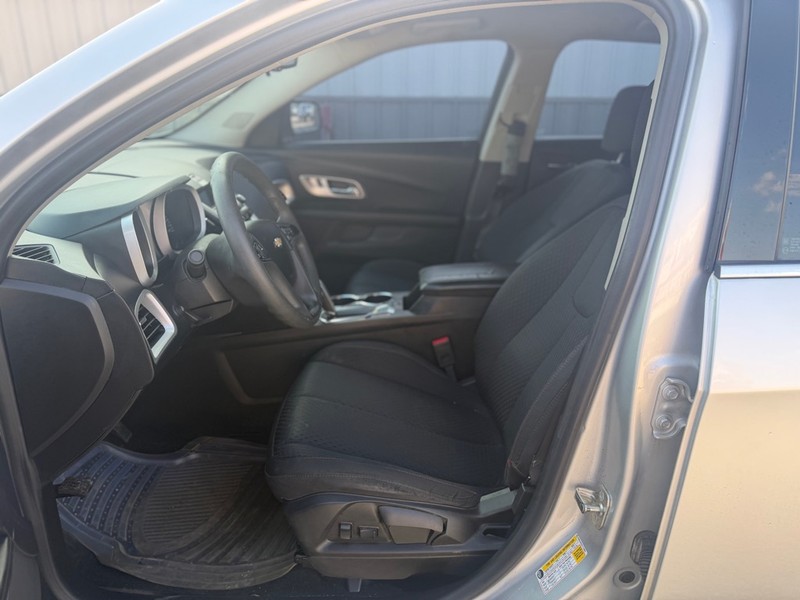 Chevrolet Equinox Vehicle Full-screen Gallery Image 6