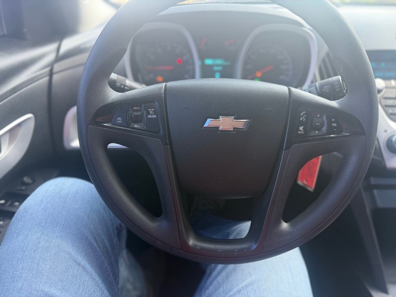 Chevrolet Equinox Vehicle Full-screen Gallery Image 8