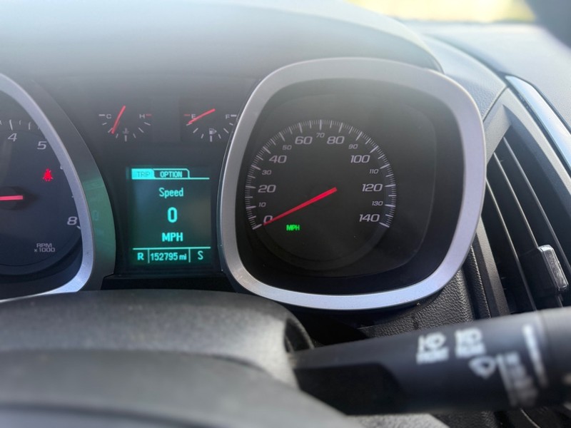 Chevrolet Equinox Vehicle Full-screen Gallery Image 9