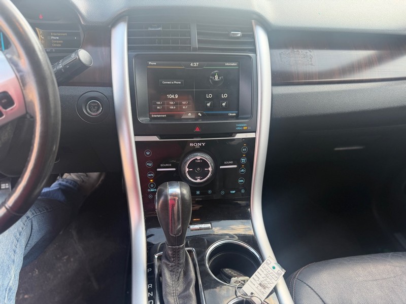 Ford Edge Vehicle Full-screen Gallery Image 7