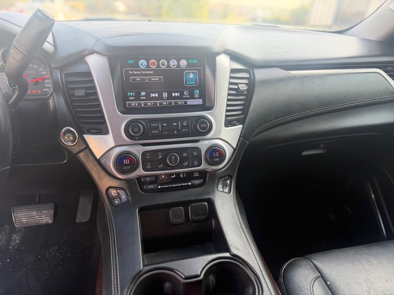 GMC Yukon XL Vehicle Full-screen Gallery Image 8