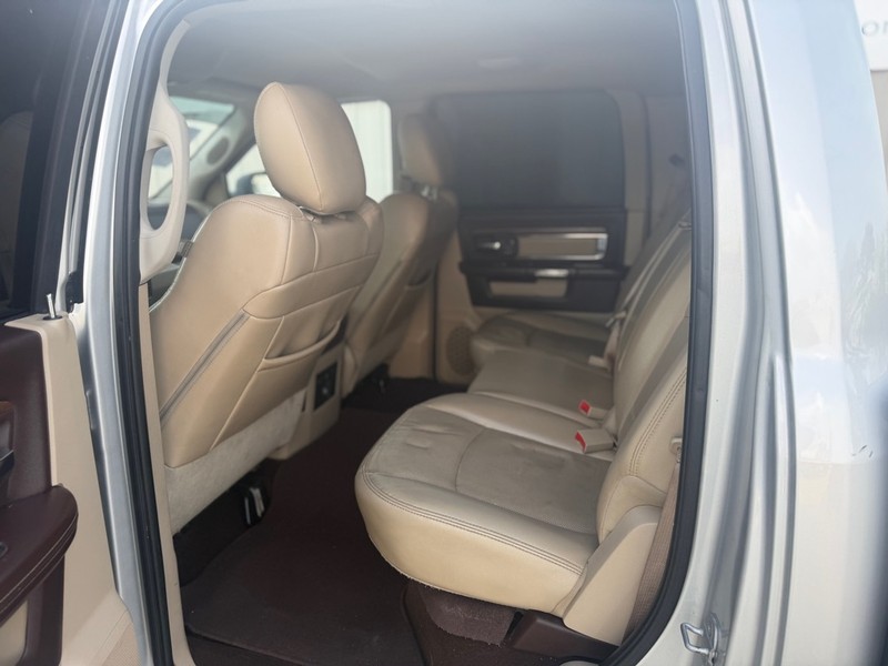 Ram 1500 Vehicle Full-screen Gallery Image 5