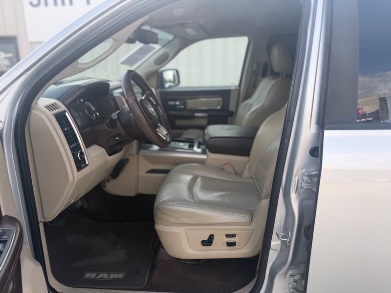 Ram 1500 Vehicle Full-screen Gallery Image 6