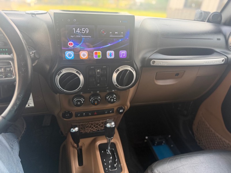 Jeep Wrangler Unlimited Vehicle Full-screen Gallery Image 7