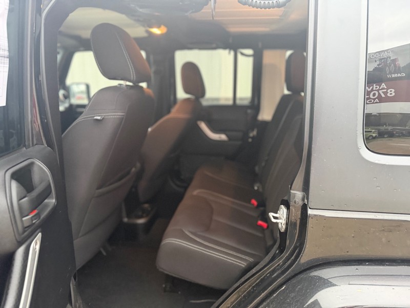 Jeep Wrangler Unlimited Vehicle Full-screen Gallery Image 5