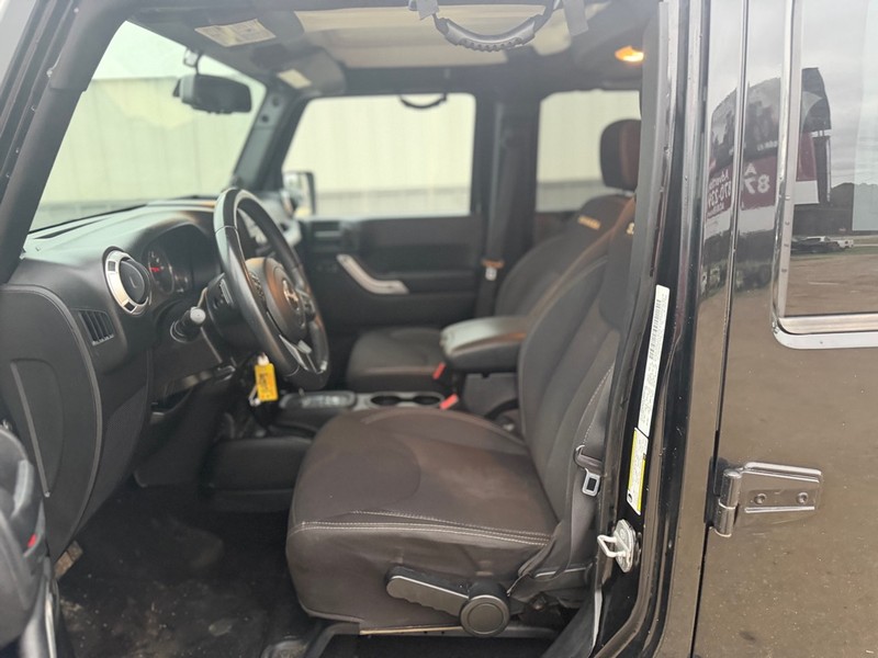 Jeep Wrangler Unlimited Vehicle Full-screen Gallery Image 6