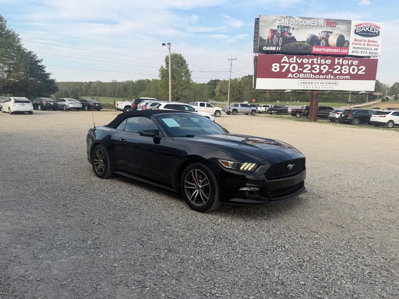 Ford Mustang Vehicle Full-screen Gallery Image 3