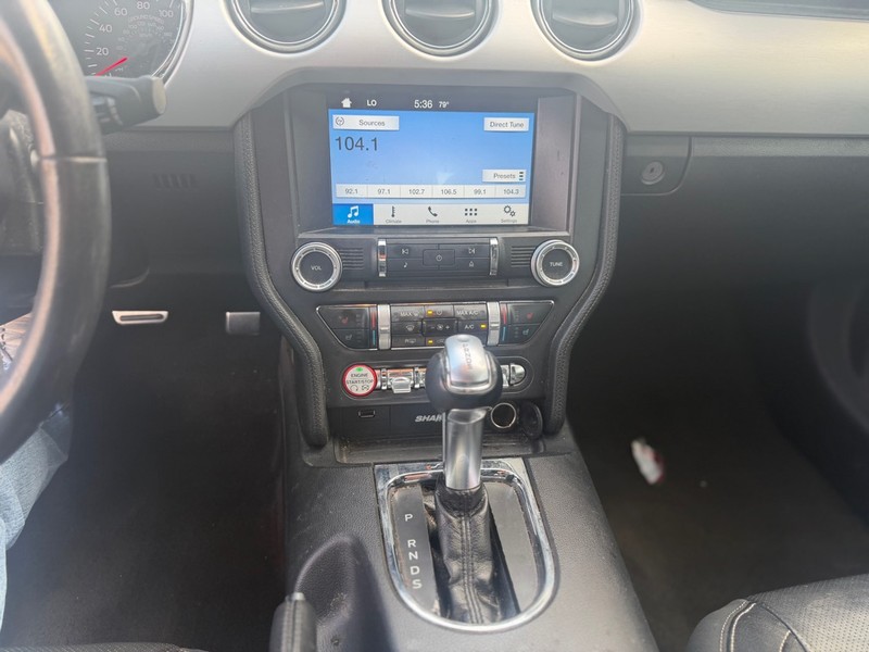 Ford Mustang Vehicle Full-screen Gallery Image 7