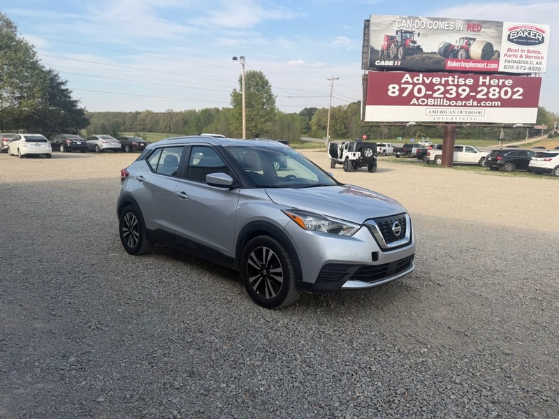 Nissan Kicks Vehicle Full-screen Gallery Image 3