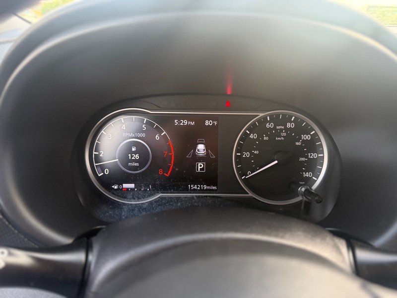 Nissan Kicks Vehicle Full-screen Gallery Image 10