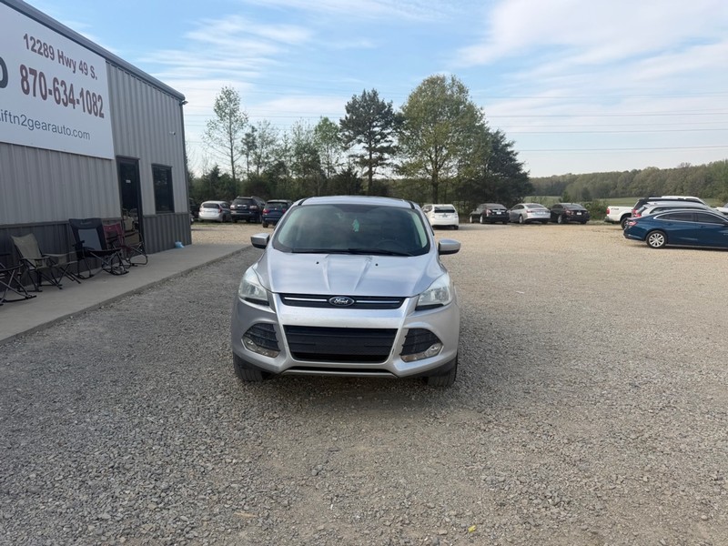 Ford Escape Vehicle Full-screen Gallery Image 2