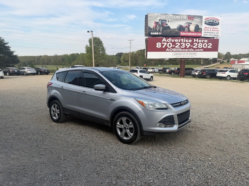 Ford Escape Vehicle Full-screen Gallery Image 3