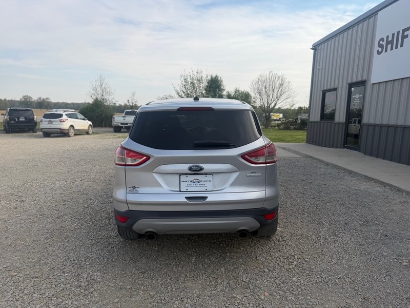 Ford Escape Vehicle Full-screen Gallery Image 4