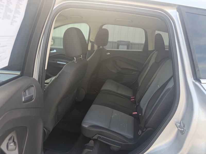 Ford Escape Vehicle Full-screen Gallery Image 5