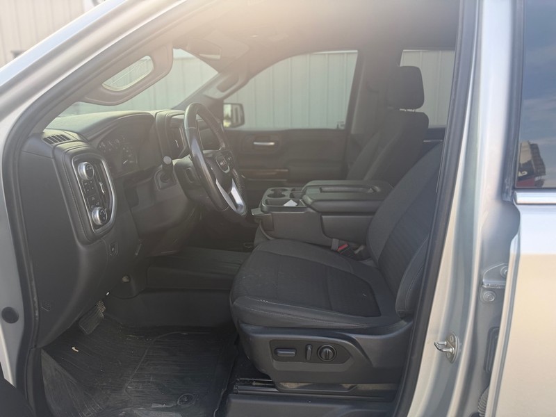 GMC Sierra 1500 Limited Vehicle Full-screen Gallery Image 6