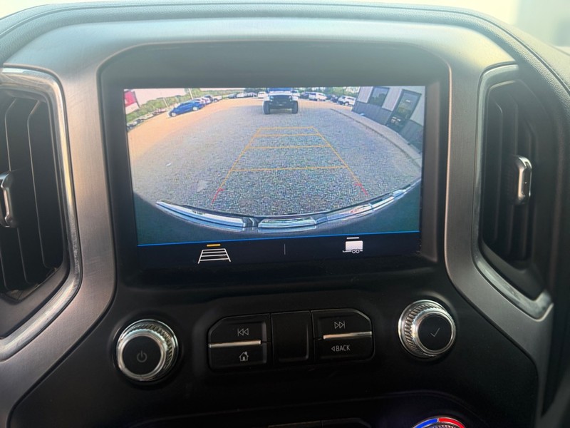 GMC Sierra 1500 Limited Vehicle Full-screen Gallery Image 8