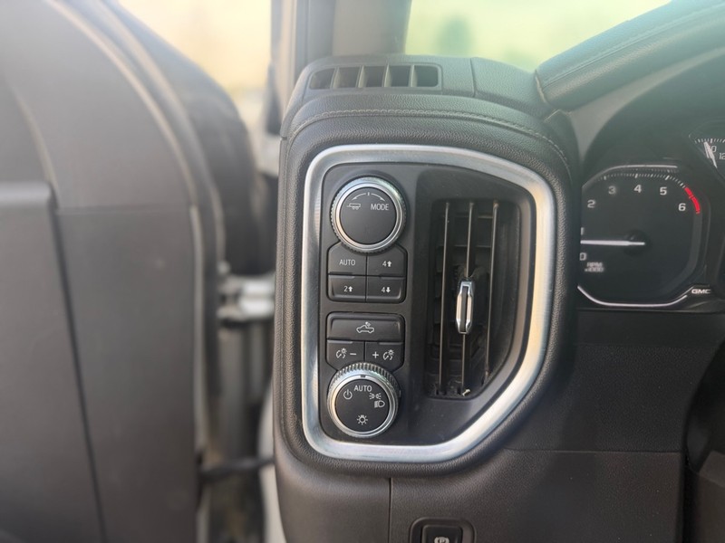 GMC Sierra 1500 Limited Vehicle Full-screen Gallery Image 9