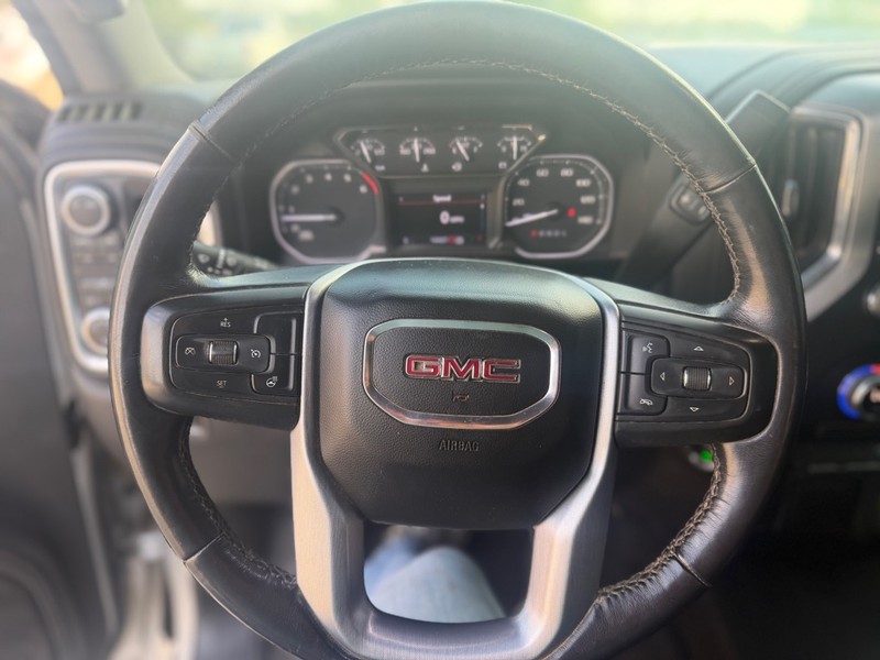 GMC Sierra 1500 Limited Vehicle Full-screen Gallery Image 10