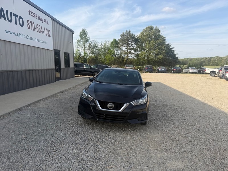 Nissan Versa Sedan Vehicle Full-screen Gallery Image 2