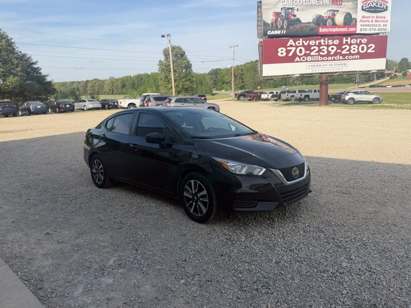 Nissan Versa Sedan Vehicle Full-screen Gallery Image 3