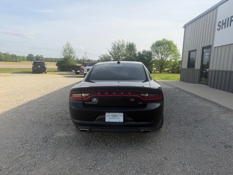 Dodge Charger Vehicle Full-screen Gallery Image 4