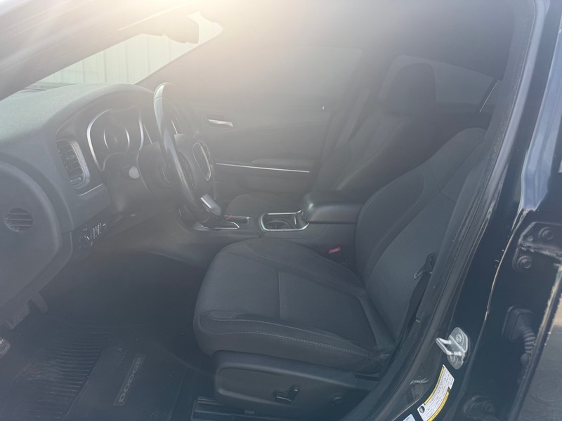 Dodge Charger Vehicle Full-screen Gallery Image 6