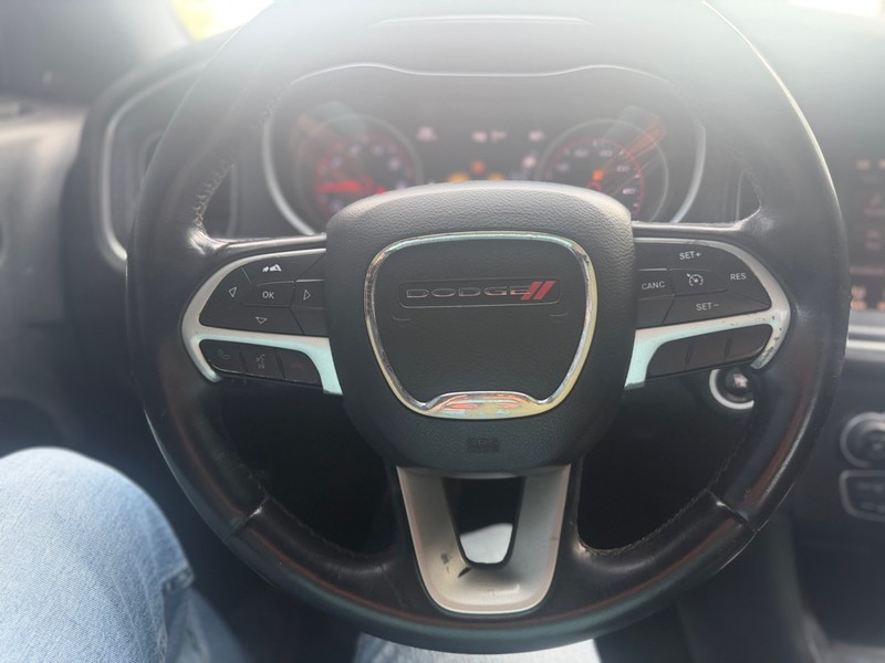 Dodge Charger Vehicle Full-screen Gallery Image 8