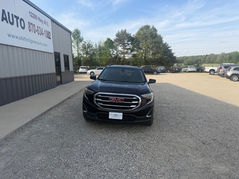 GMC Terrain Vehicle Full-screen Gallery Image 2