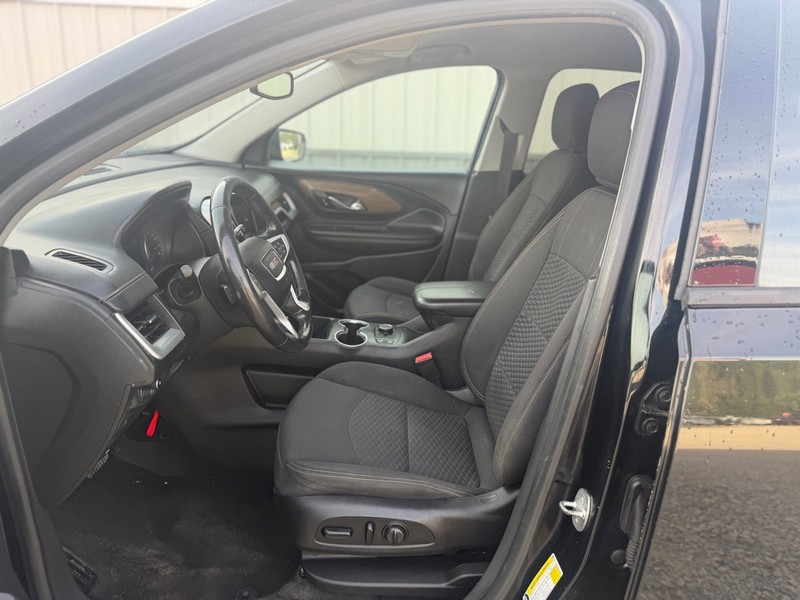 GMC Terrain Vehicle Full-screen Gallery Image 6