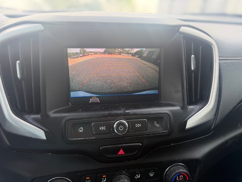 GMC Terrain Vehicle Full-screen Gallery Image 8