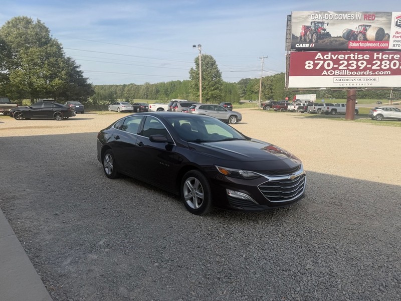 Chevrolet Malibu Vehicle Full-screen Gallery Image 3