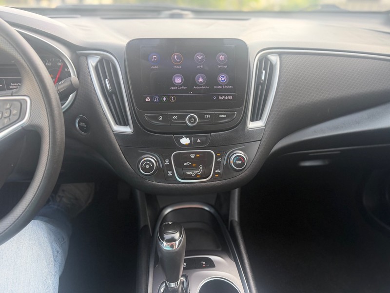 Chevrolet Malibu Vehicle Full-screen Gallery Image 7