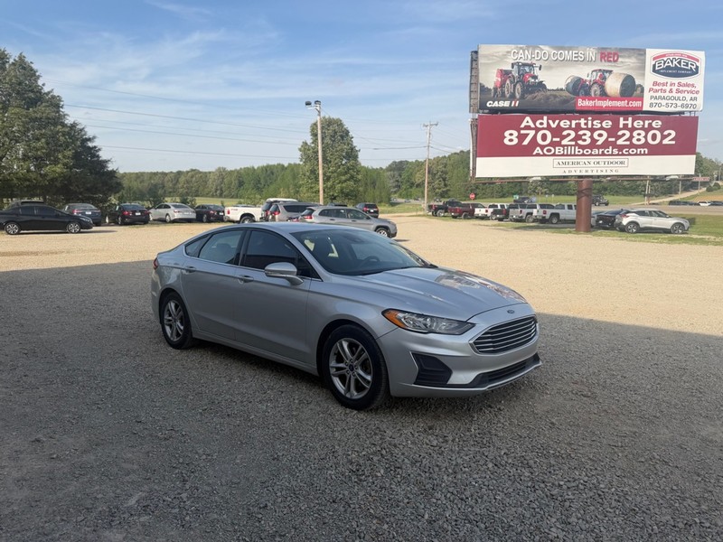 Ford Fusion Vehicle Full-screen Gallery Image 3
