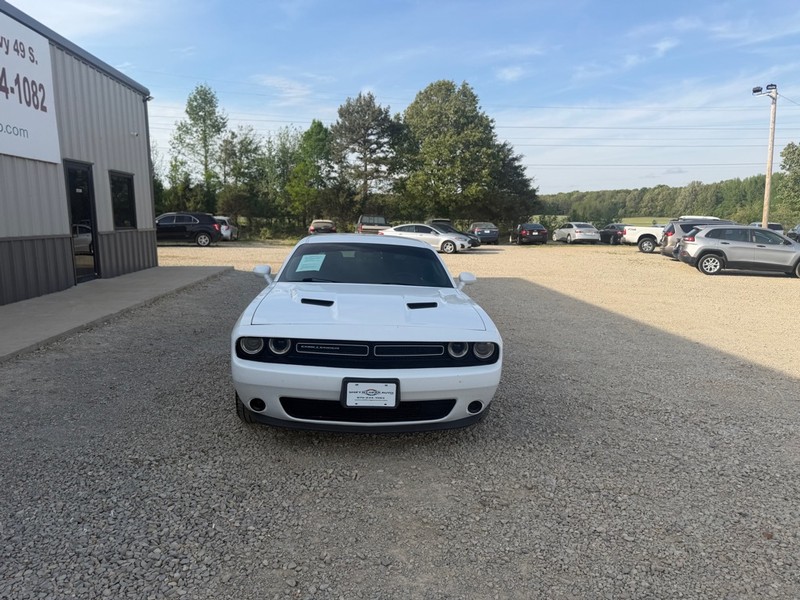 Dodge Challenger Vehicle Full-screen Gallery Image 2