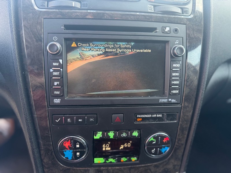 GMC ACADIA Vehicle Full-screen Gallery Image 9