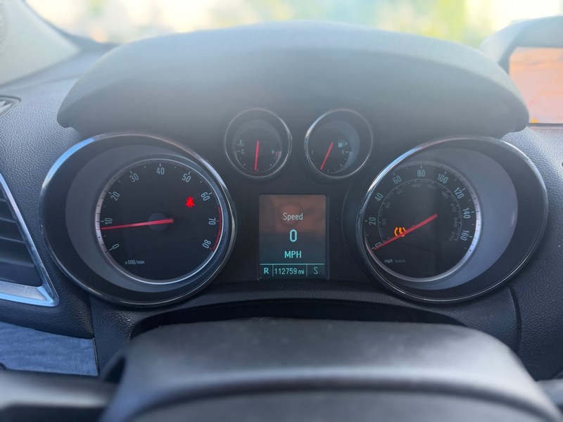 Buick Encore Vehicle Full-screen Gallery Image 10