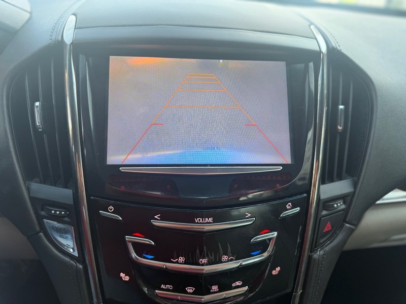 Cadillac ATS Vehicle Full-screen Gallery Image 8